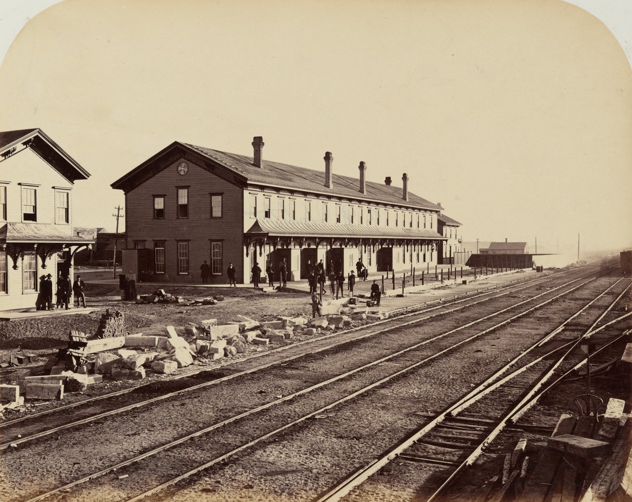 Lámina 15. Laramie Hotel, Laramie City,1869 (foto) de Andrew Joseph Russell