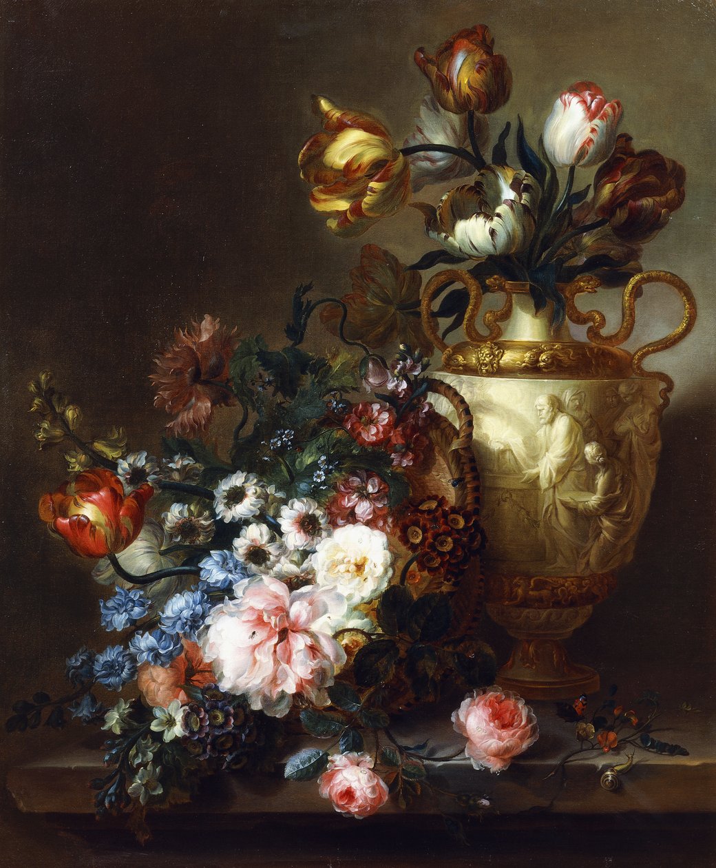 Tulipanes en un jarrón y rosas en una cesta sobre un borde de piedra de Ange Louis Guillaume Lesourd Beauregard