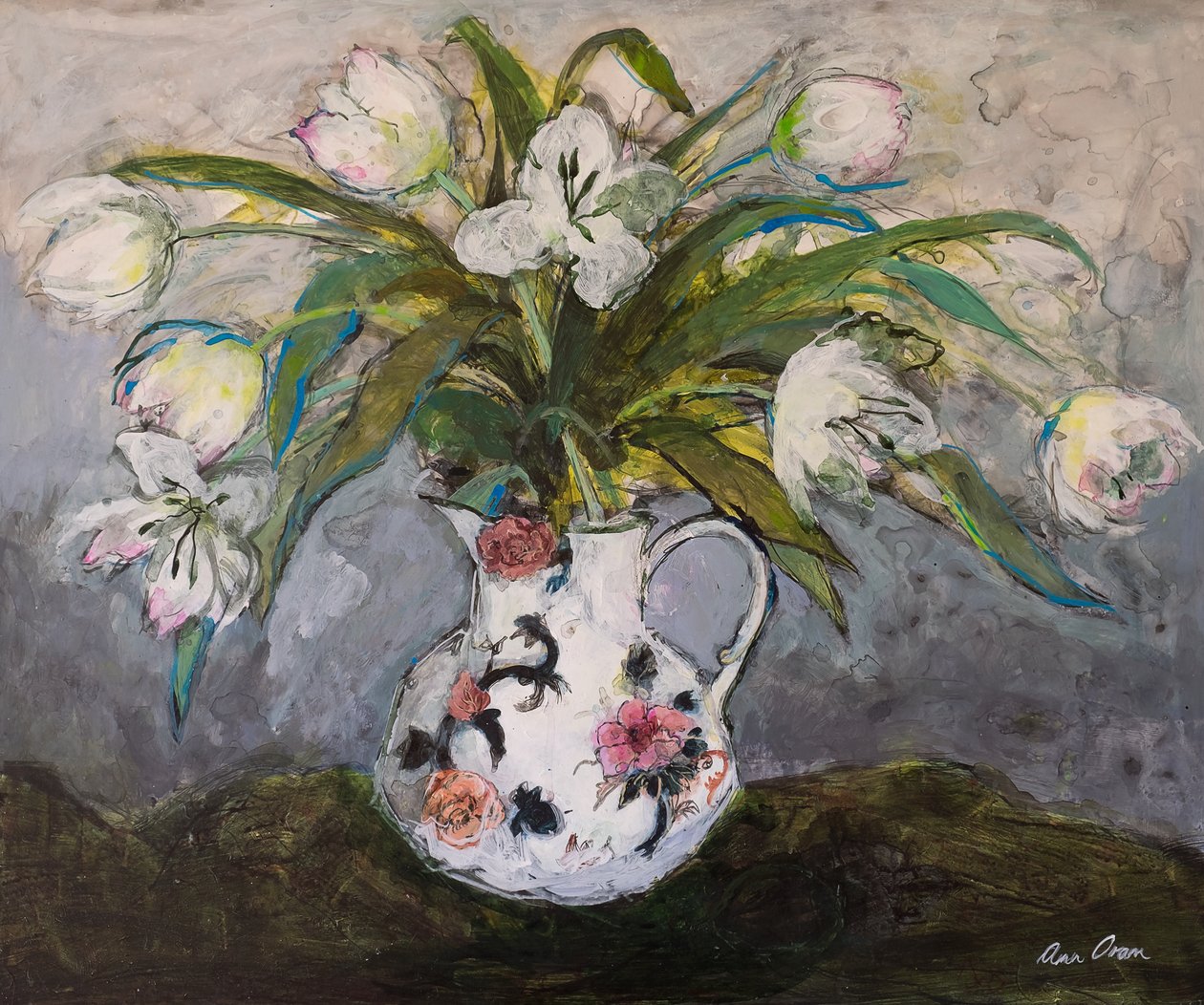 Tulipanes blancos en una jarra de piedra de hierro, 2019 (acrílico) de Ann Oram