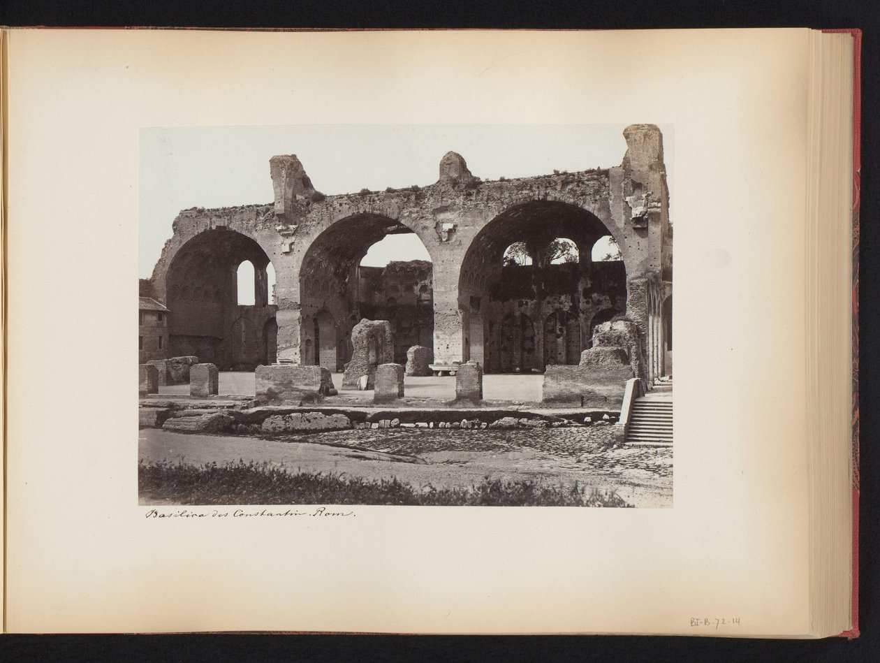 Vista de la Basílica de Majencio en el Foro Romano en Roma, Italia Basílica des Constantine. rom (título en objeto) de Anonymous