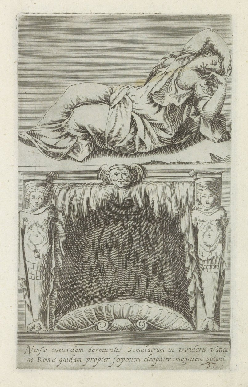 Sculptuur van de slapende Ariadne boven een schouw Algunos imaginan la imagen de cierta Ninfae durmiendo en un verde Vaticano en Roma por la imagen de serpiente de Cleopatra (título sobre objeto) Antieke sculptn en Roma (título de la serie) Antiguas estatu de Anonymous