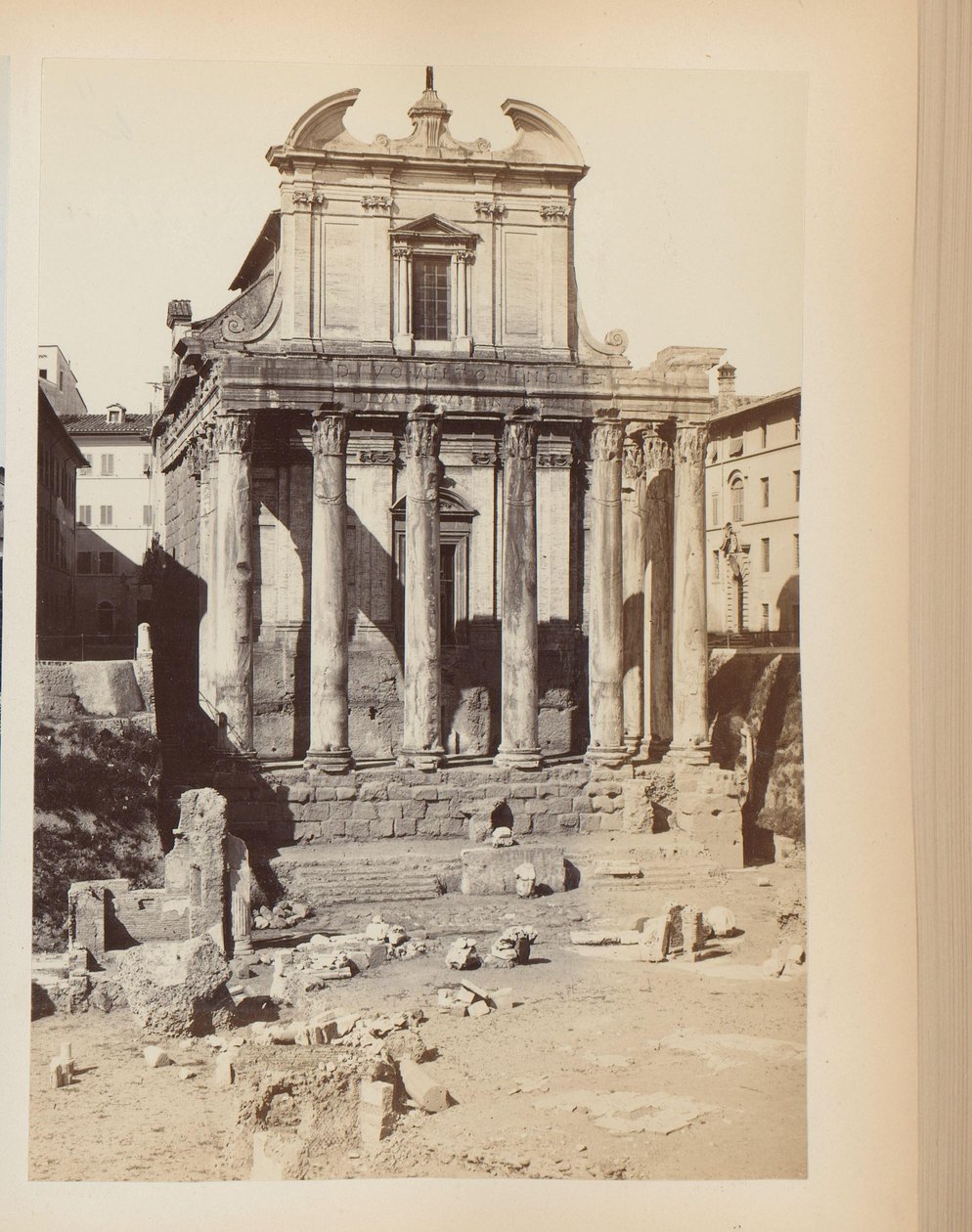 Templo de Antonino y Faustina en el Foro Romano en Roma, Italia de Anonymous
