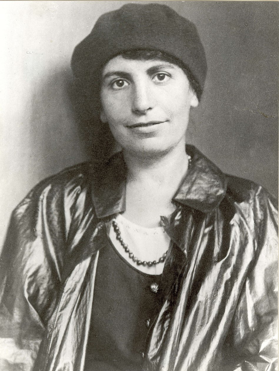 Anna Freud - Anónimo. Fotografía de Anonymous Anonymous