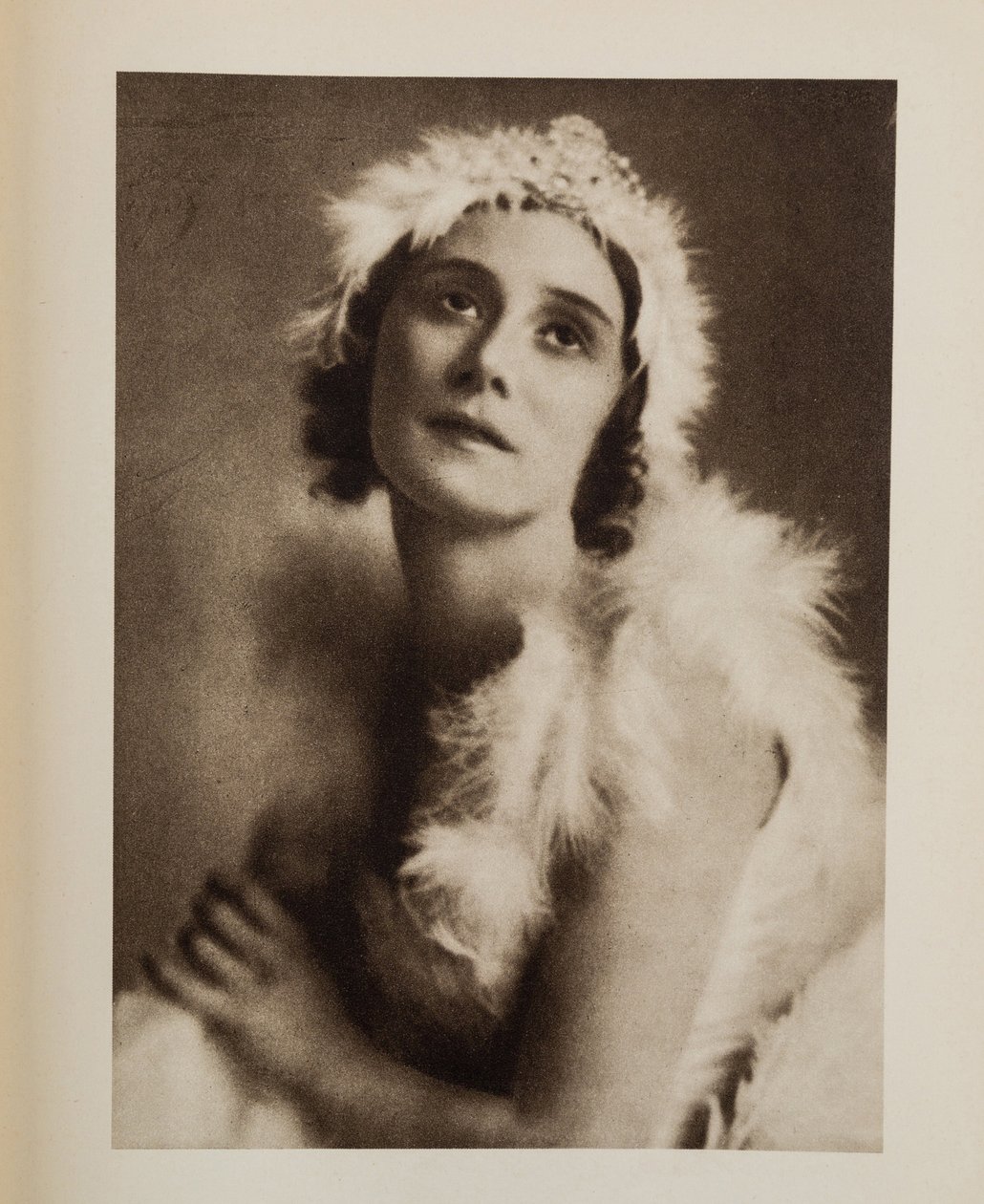 Anna Pavlova en el ballet El Cisne Moribundo de Camille Saint-Saens de Anonymous Anonymous