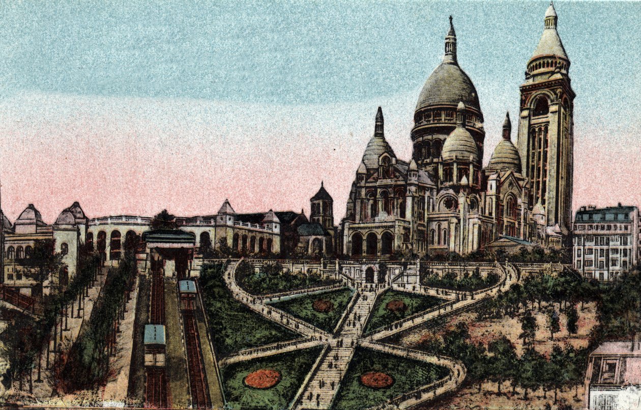París: funicular y Basílica del Sacré Coeur (Sagrado Corazón) en la Butte Montmartre. Fotografía de 1920 en “Artistic Album” de la ciudad de París. Colección privada. de Anonymous Anonymous