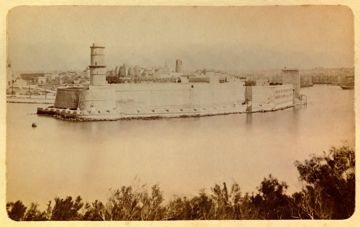 La ciudad de Marsella y sus alrededores alrededor de 1885-1890: Fuerte Saint Jean, vista tomada desde el Pharo de Anonymous Anonymous