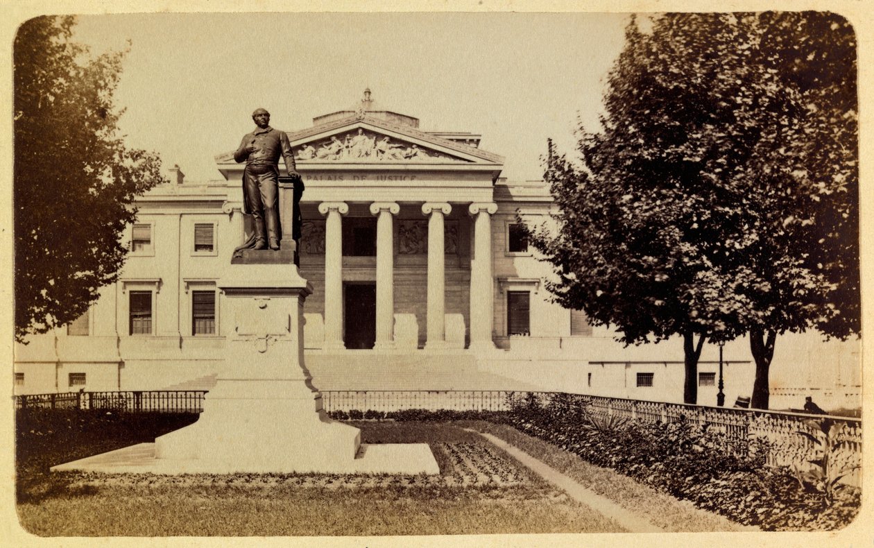 La ciudad de Marsella y sus alrededores alrededor de 1885-1890: el palacio de justicia, Colección privada de Anonymous Anonymous