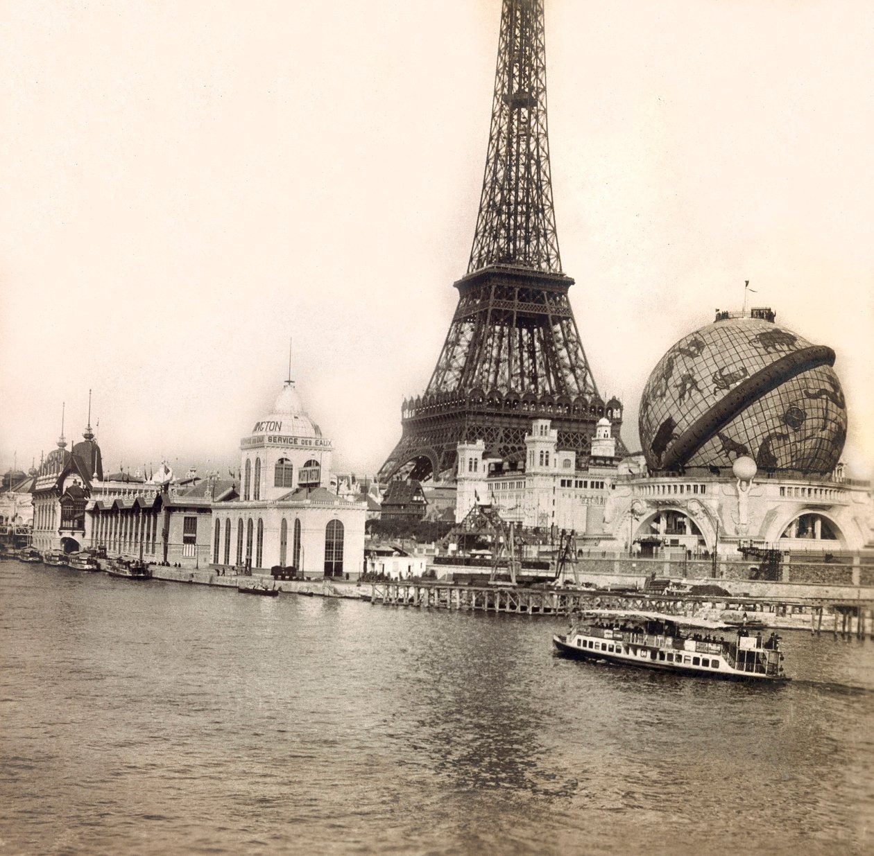 Exposición Universal de 1900 en París: El Globo Celestial y la Torre Eiffel - colección privada de Anonymous Anonymous