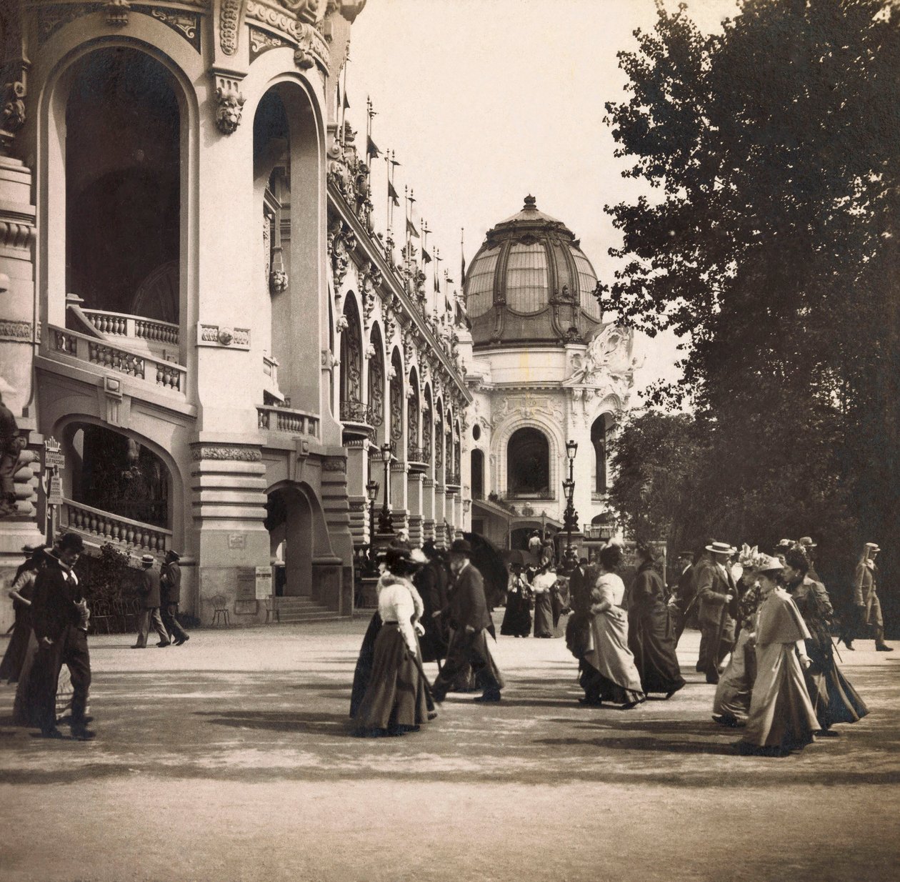 Exposición Universal de 1900 en París: Vista tomada en el Campo de Marte - colección privada de Anonymous Anonymous