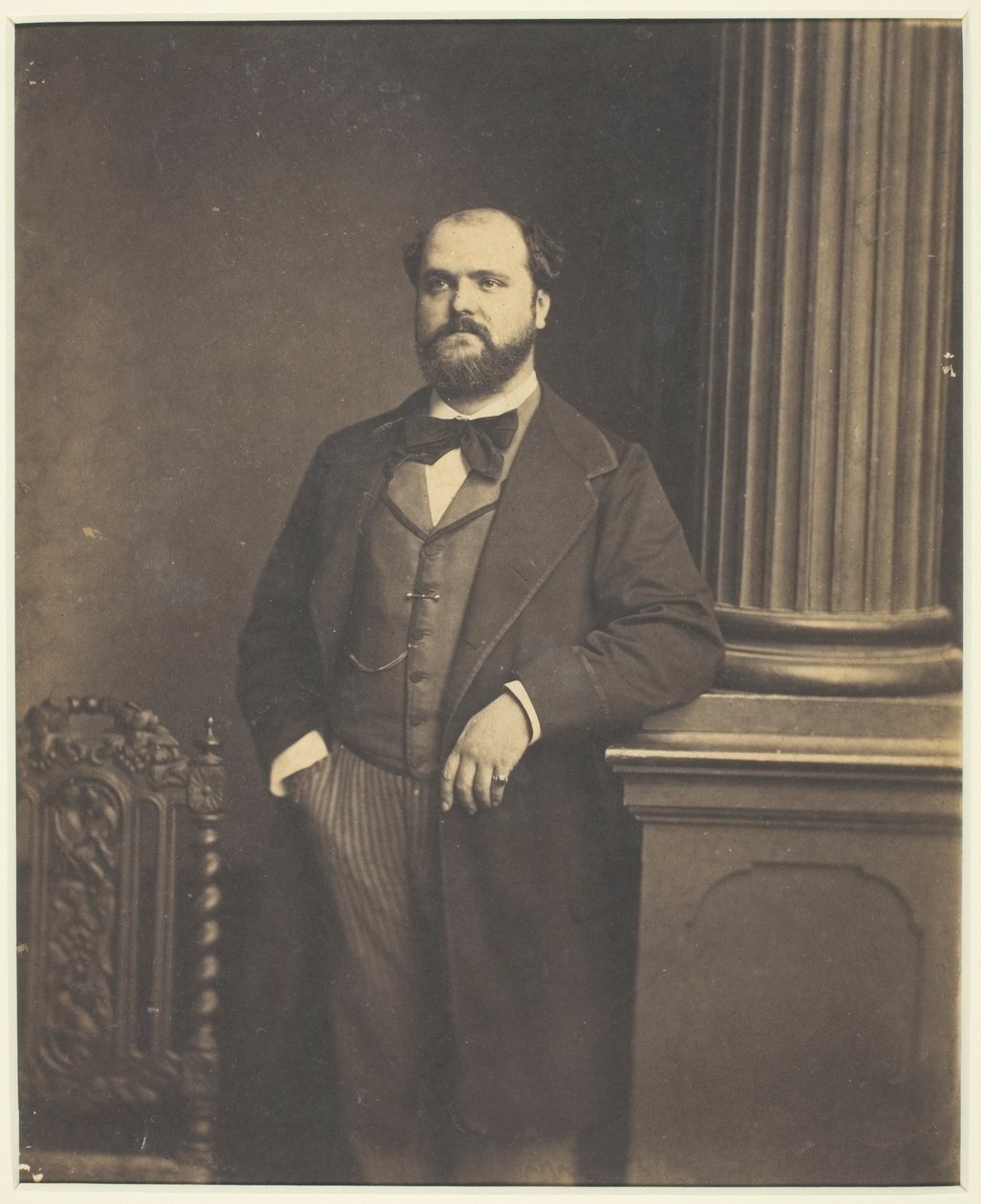 Sin título (Hombre de pie, de frente) de Antoine Samuel Adam Salomon