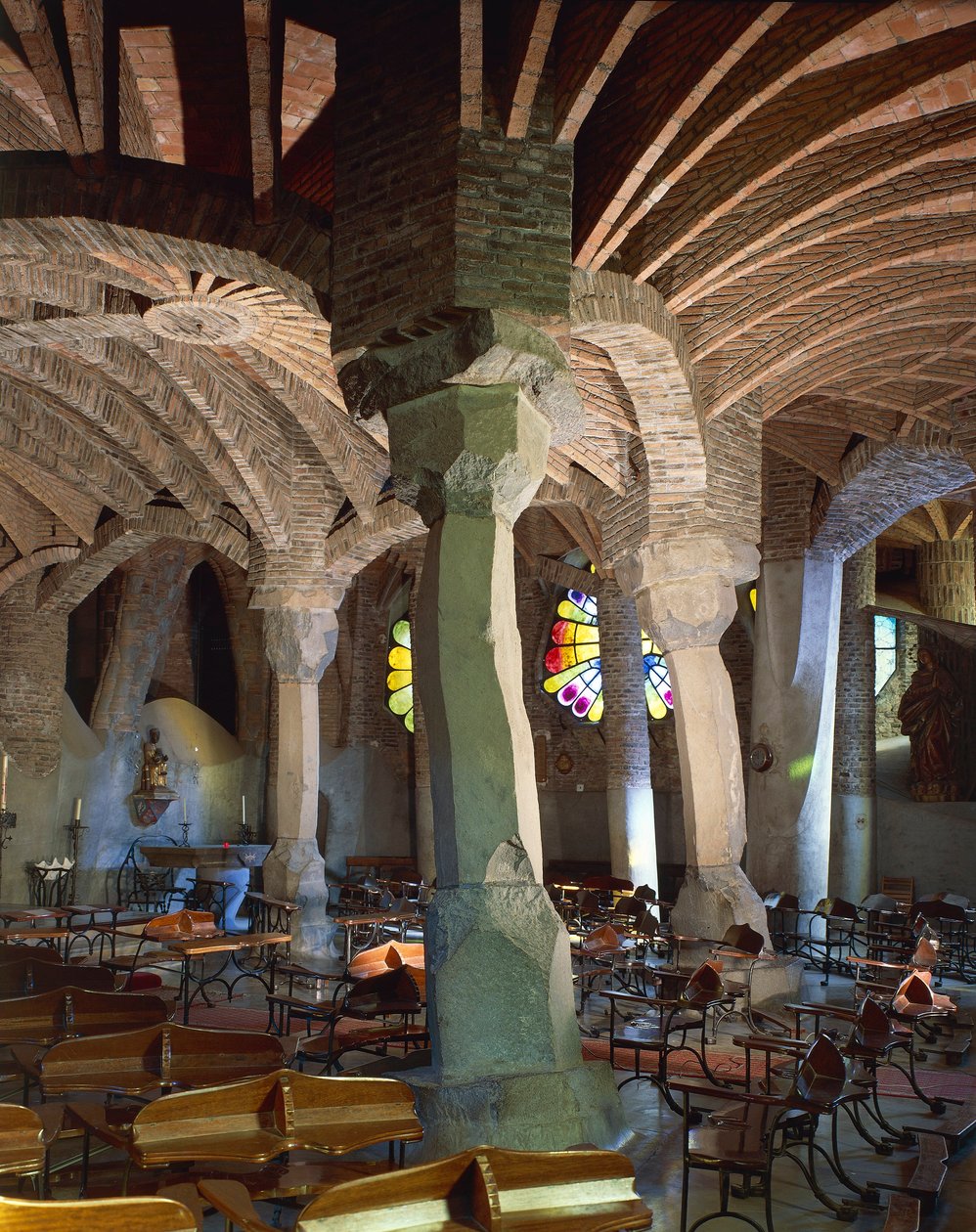 España, Región de Cataluña, Provincia de Barcelona, Comarca del Baix Llobregat, Santa Coloma de Cervelló, iglesia de Colonia Güell, cripta de la iglesia de Antoni Gaudi