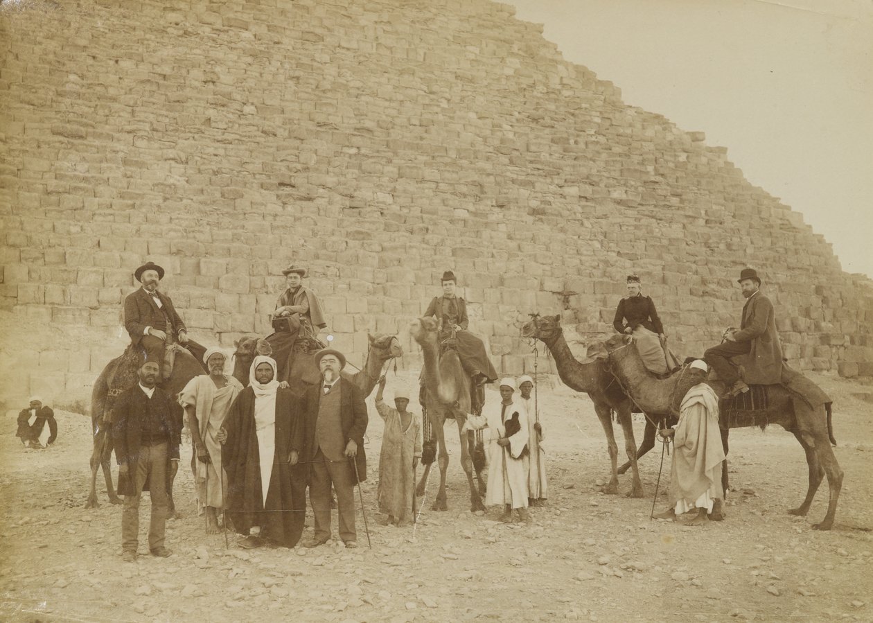 Familia de turistas en Giza, Egipto de Antonio Beato