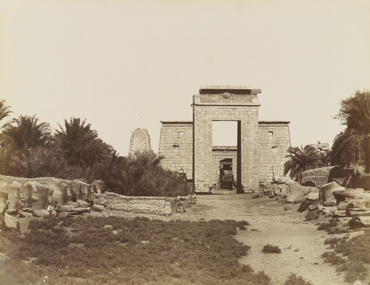 Esfinges de Karnak y el pilón de Ptolomeo de Antonio Beato