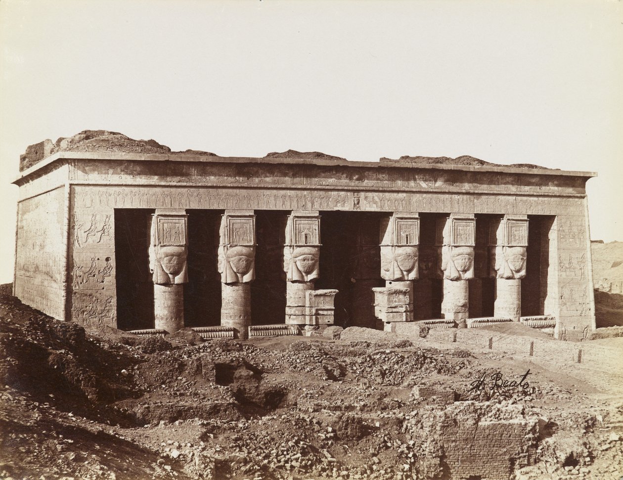 Templo de Dendera, vista desde el noreste de la fachada del templo de Antonio Beato