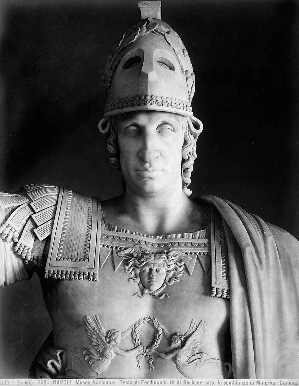 (detalle) de la estatua de Fernando IV de Borbón con las vestiduras de Minerva de Antonio Canova