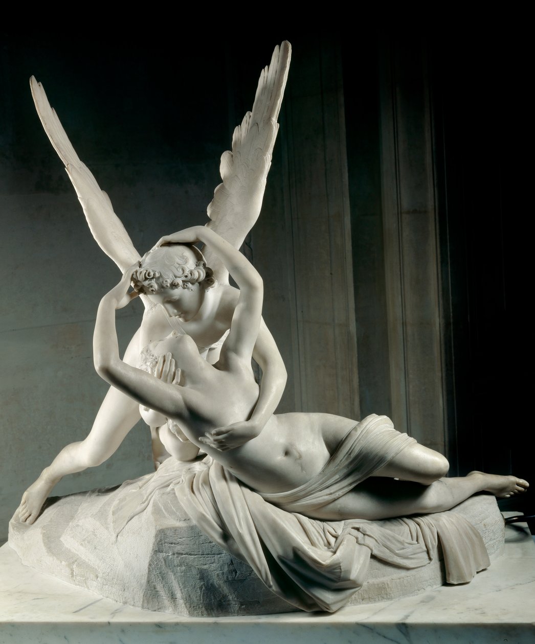 Psique revivida por el beso del Amor de Antonio Canova