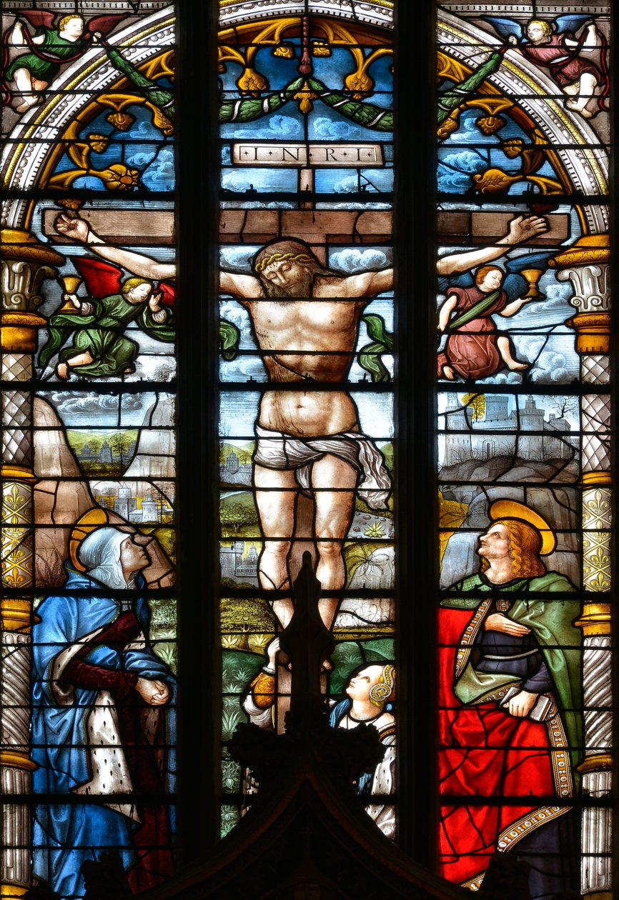 La Crucifixión, con la Virgen María, San Juan y María Magdalena al pie de la Cruz - Vidriera en la capilla del Santísimo Sacramento, por Arnaud de Moles (1470-1520) completada en 1513 - Catedral Sainte Marie d