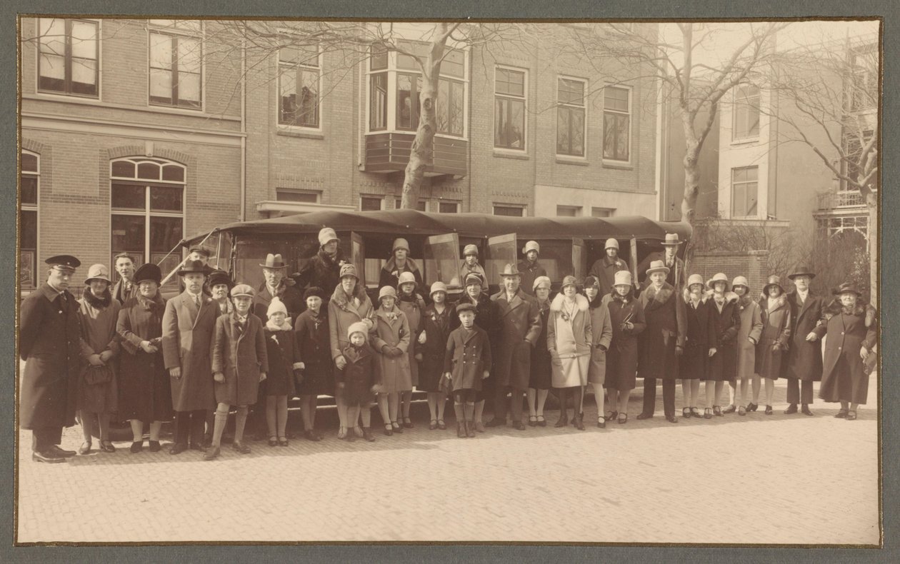 Retrato de grupo del personal de la fábrica de paraguas 