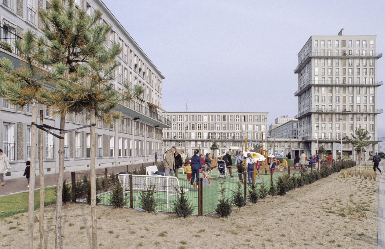 Edificio de viviendas en Le Havre (Sena Marítimo). Ciudad inscrita como Patrimonio de la Humanidad por la UNESCO el 15/07/2005. El Havre fue la ciudad más devastada de Francia durante la Segunda Guerra Mundial (1939-1945). Reconstruida bajo la dirección de de Auguste Perret