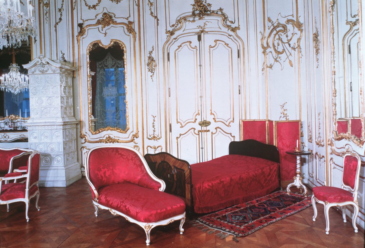 El dormitorio de Isabel de Baviera, Emperatriz de Austria (1837-98), esposa del Emperador Francisco José de Austria (1830-1916) de Austrian Photographer