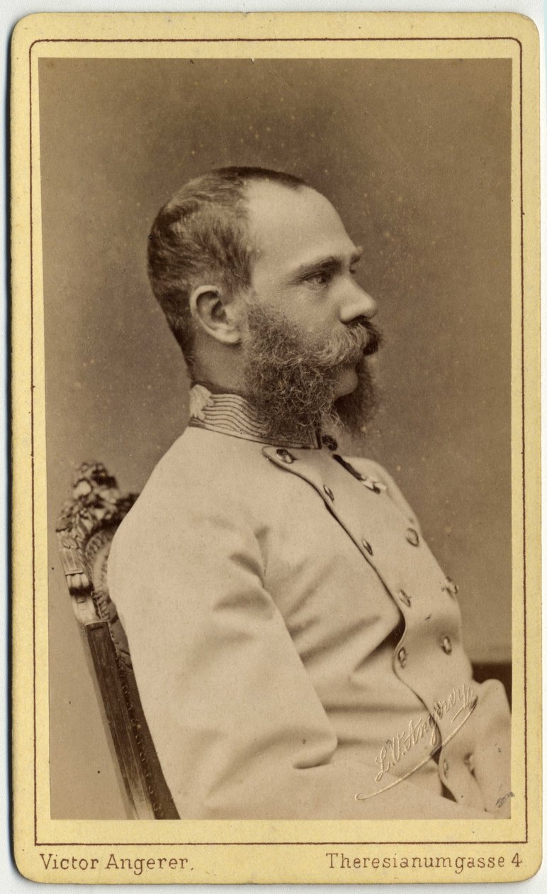 Retrato del Emperador Francisco José de Austria (1830-1916) y Rey de Hungría (1867-1916), de la casa de Habsburgo-Lorena. Fotografía del taller de Victor Angerer en Viena. de Austrian Photographer
