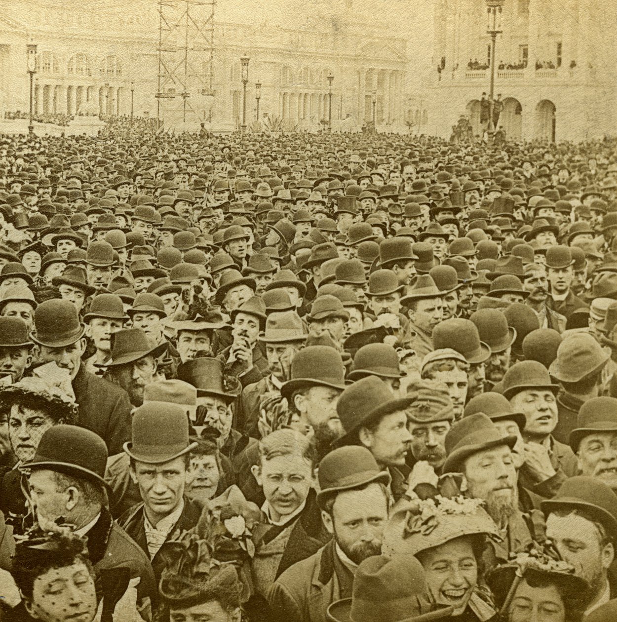 Multitud en la inauguración de la Exposición Colombina, Chicago, Illinois, EE.UU., 1893 de B. W. Kilburn