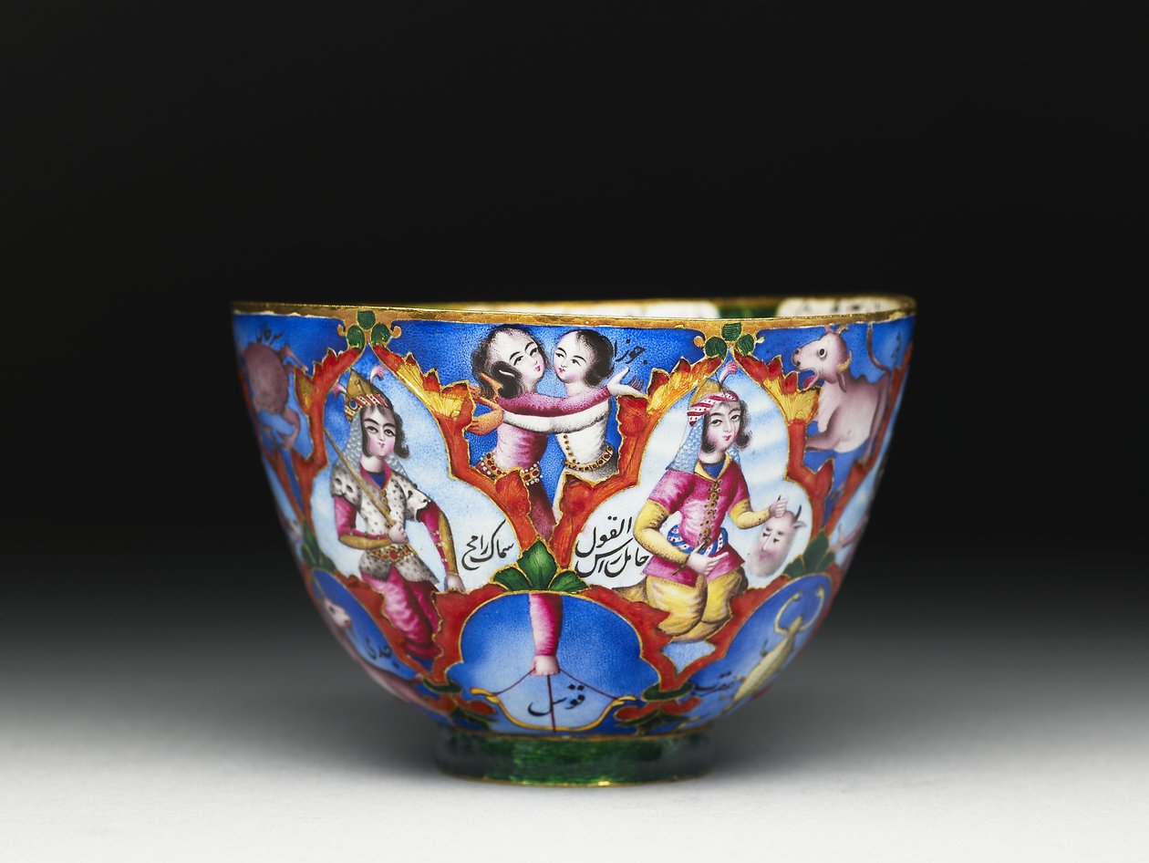 Cuenco con tapa, platillo y cuchara con decoración astrológica, principios del siglo XIX de Baqir