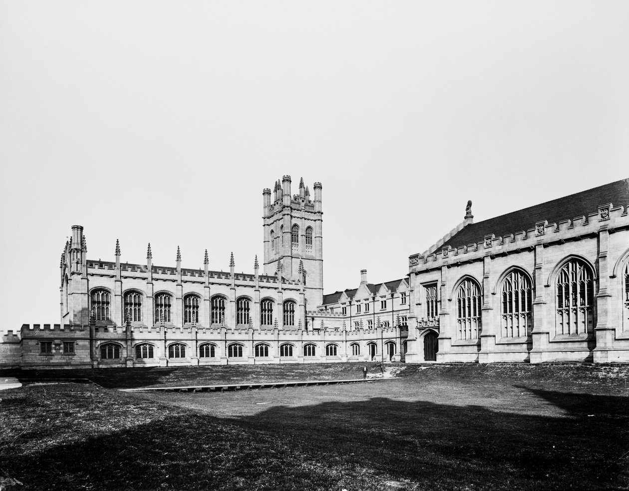 Hutchinson Hall, Mitchell Tower, Reynolds Club y Leon Mandel Assembly Hall en la Universidad de Chicago, Chicago, Illinois, EE.UU., c.1901 de Barnes and Crosby