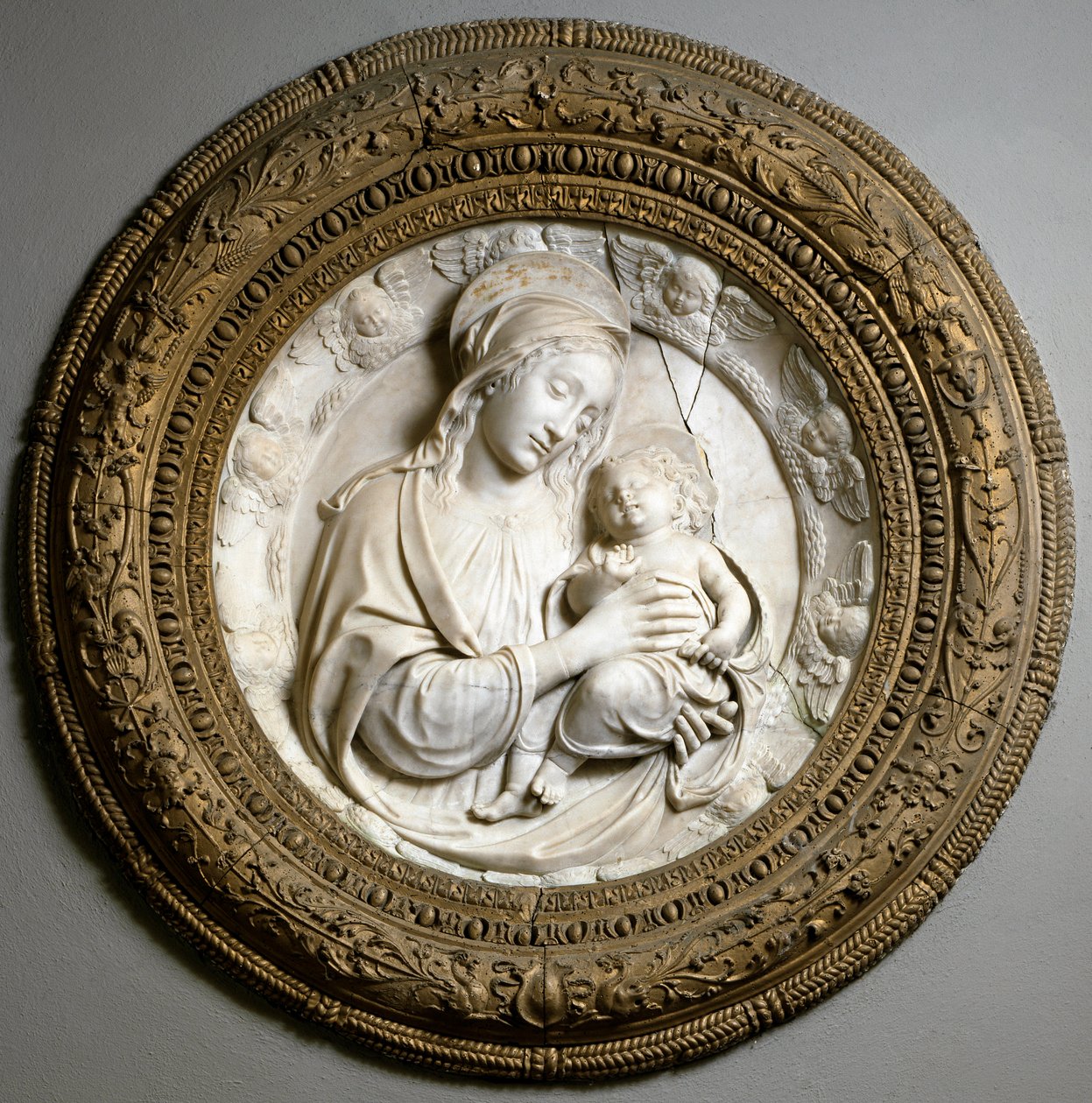 Virgen y Niño. Escultura de Benedetto da Maiano