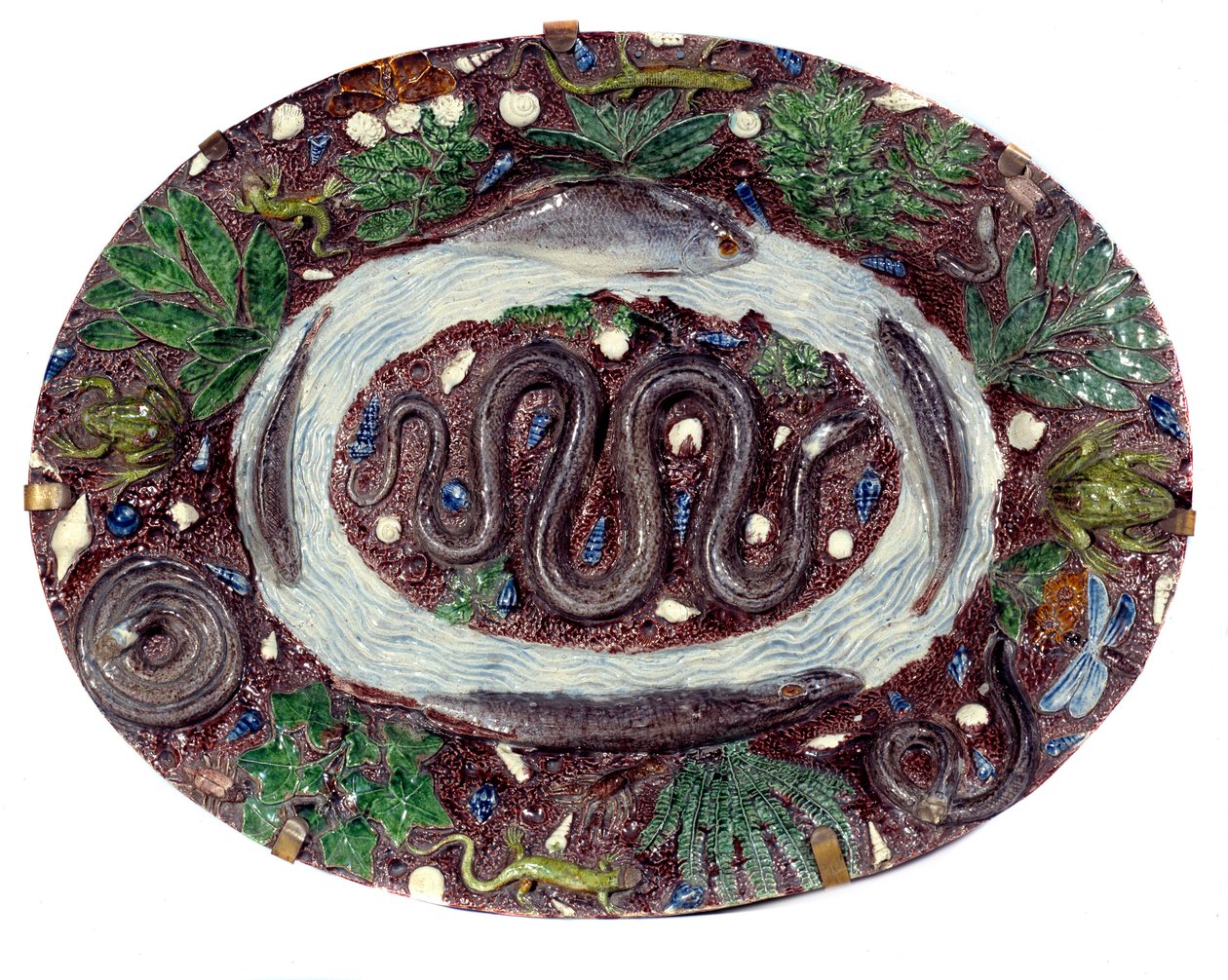 Plato de loza con serpientes y batracios. Diámetro 0.52 m. Siglo XVI. Realizado por Bernard Palissy (1510-1589). Sèvres, Museo Nacional de Cerámica de Bernard Palissy
