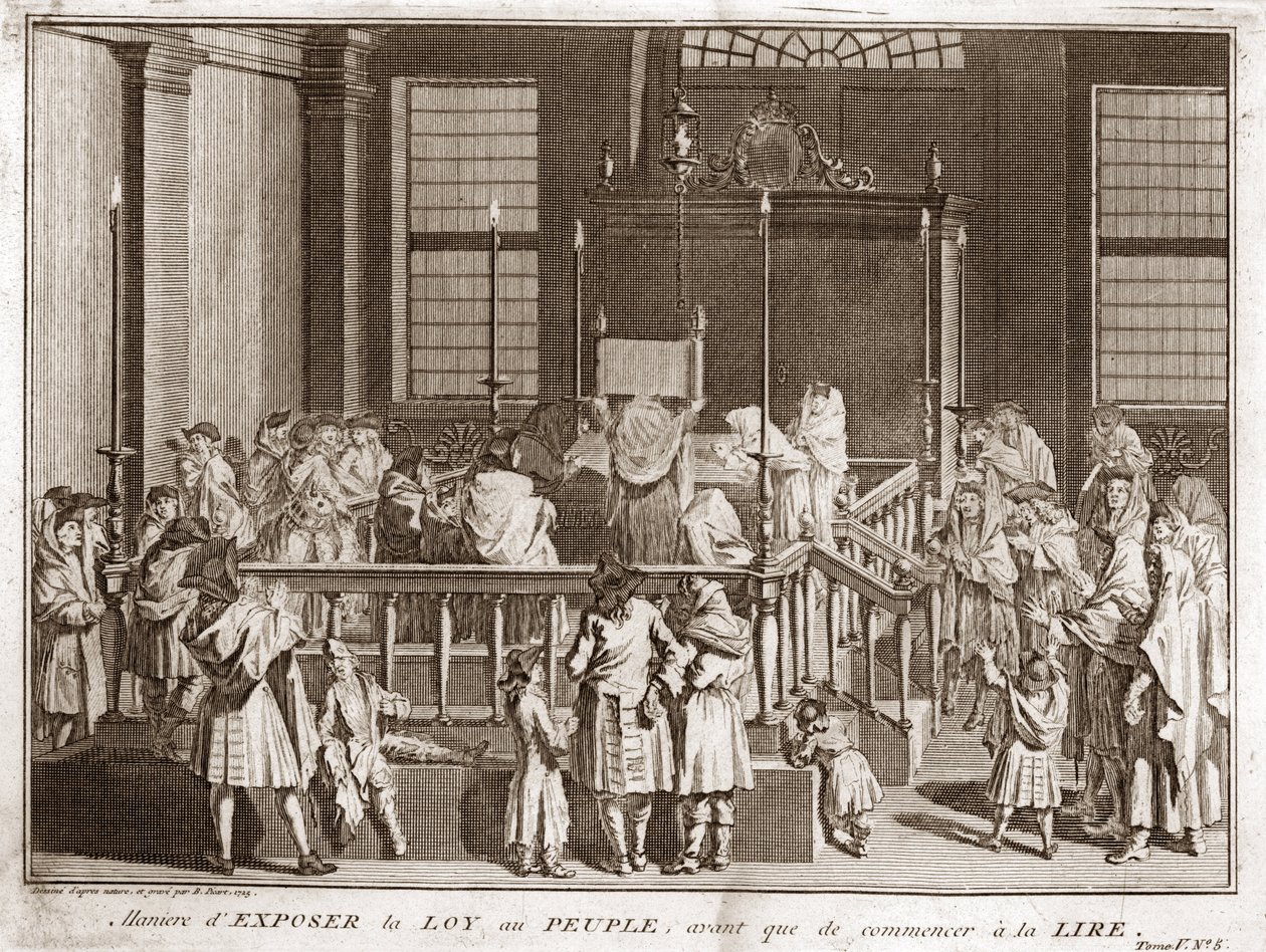 Judaísmo: exhibición de la Torá en una sinagoga antes de la lectura, grabado de 