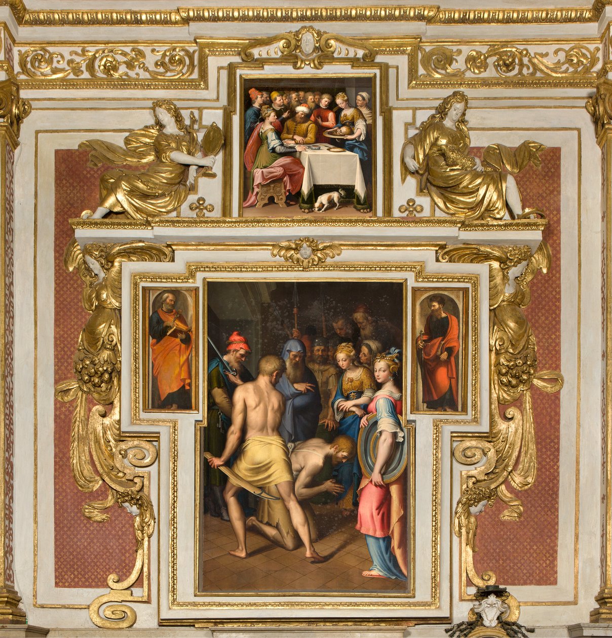 Capilla de Nuestra Señora del Pueblo, segundo tramo lado norte, Decapitación del Bautista, a los lados San Pedro y San Pablo, Banquete de Herodes de Bernardino Campi