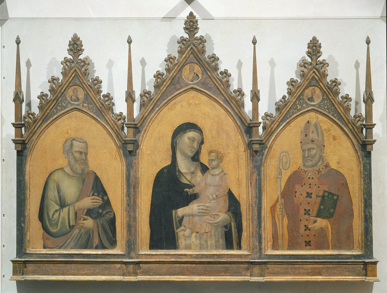 Madonna y el Niño con SS. Mateo y Nicolás, retablo, 1328 de Bernardo Daddi