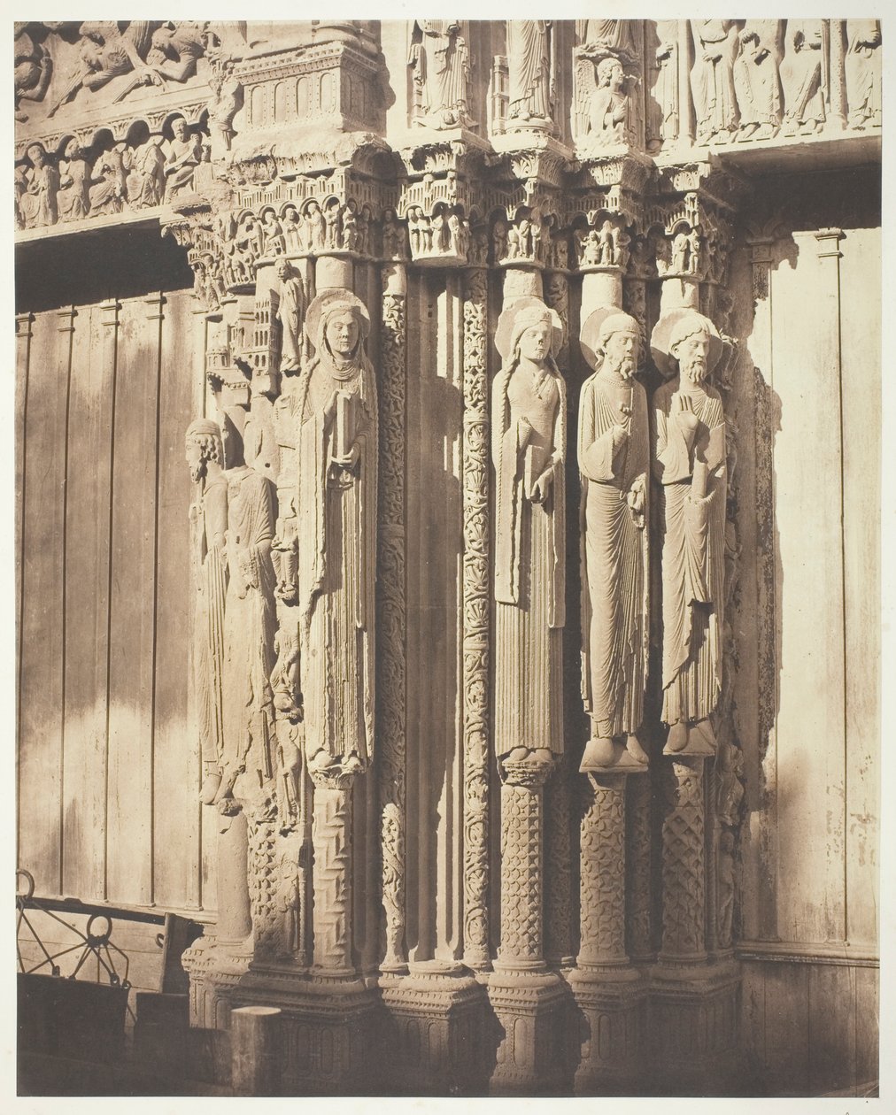 Catedral de Chartres, fachada oeste; pórtico real, bahía central de Bisson Frères