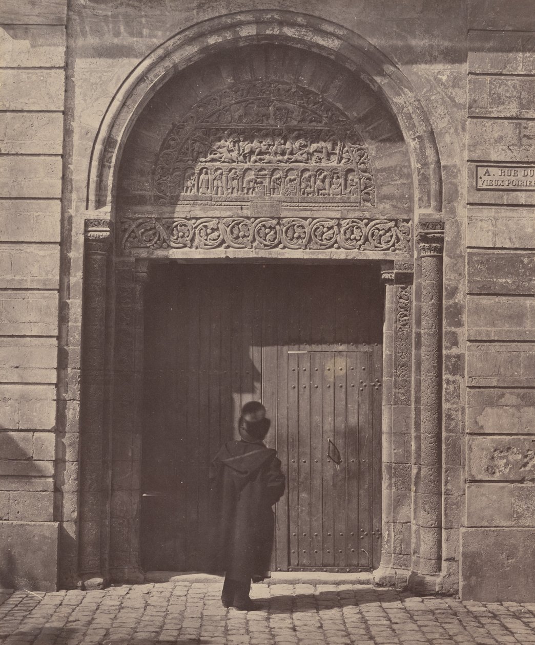 Portal de San Ursino en Bourges, rue du Vieux Poirier de Bisson Frères