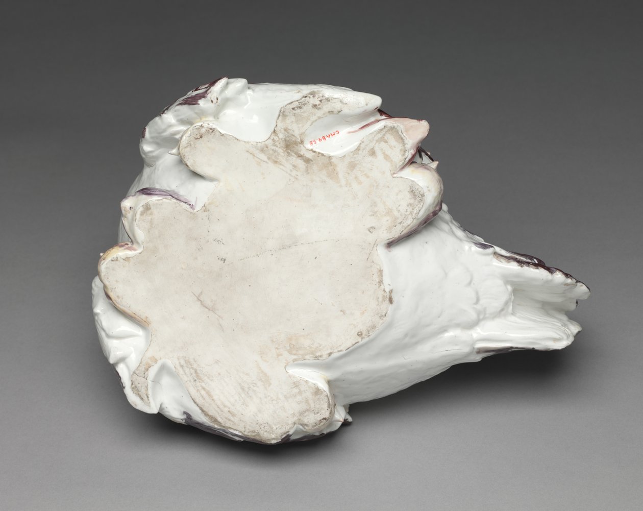 Sopera de gallina y pollitos, Fábrica de Porcelana de Chelsea, c.1755 de British School