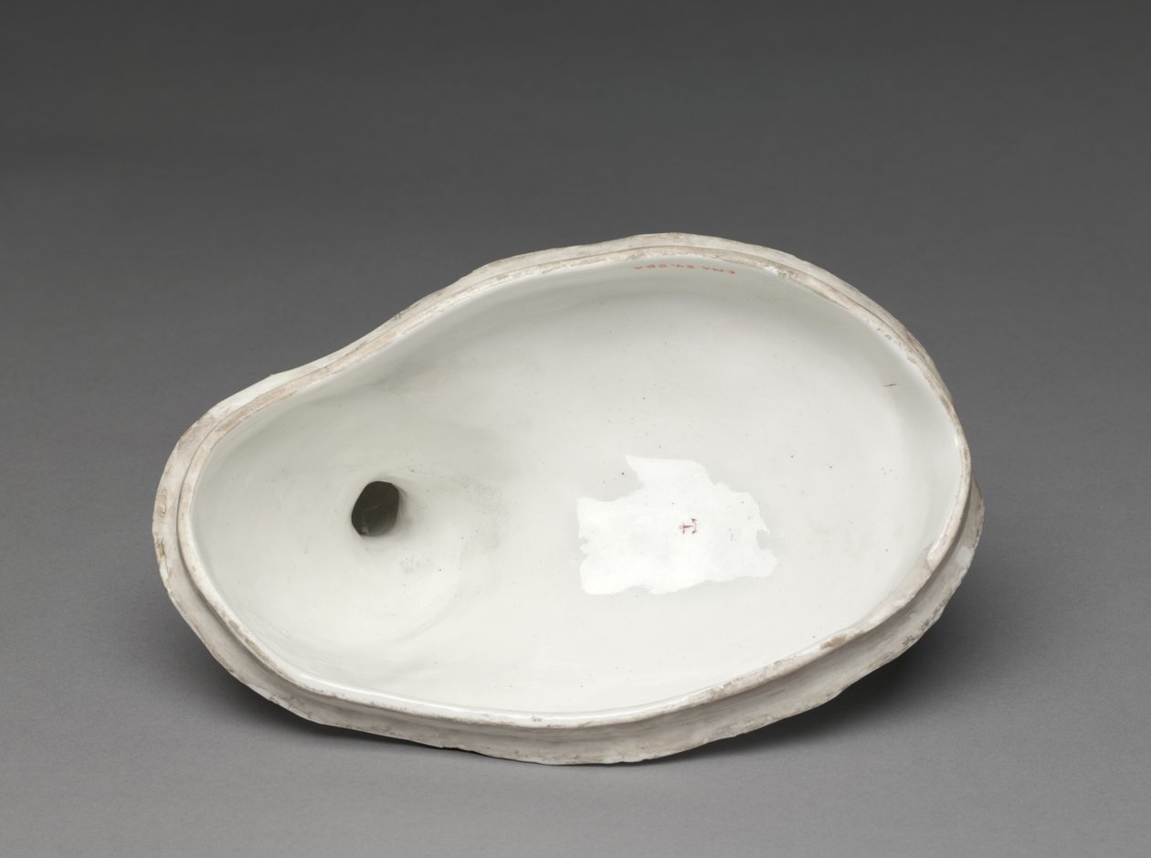 Sopera de gallina y pollitos, Fábrica de Porcelana de Chelsea, c.1755 de British School