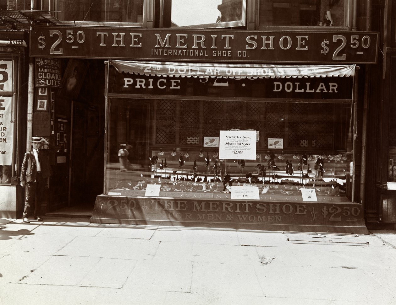 Una tienda de la International Shoe Co., Nueva York, 1905 de Byron Company