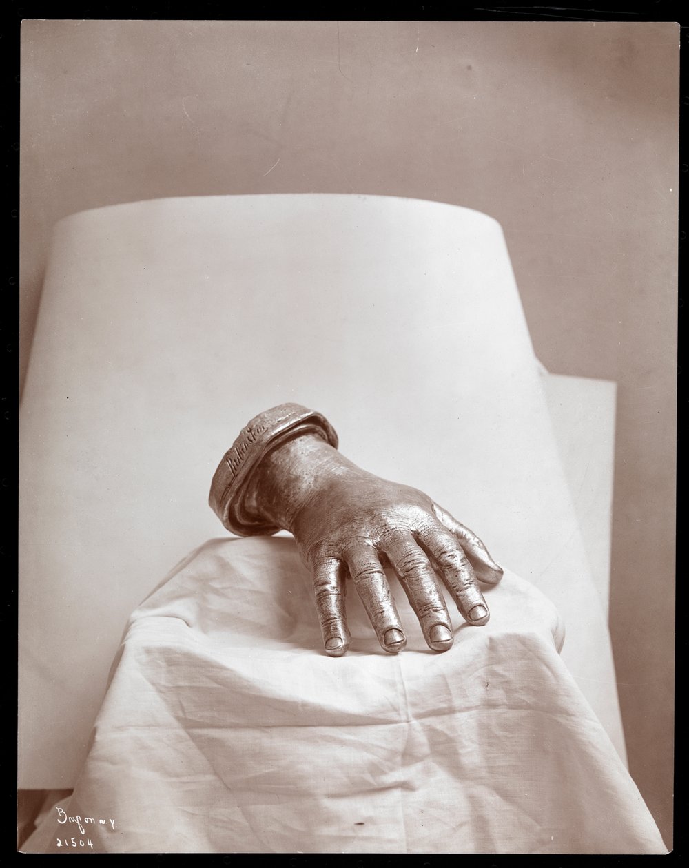 Molde de bronce de la mano derecha de Arthur Rubinstein, 1906 de Byron Company