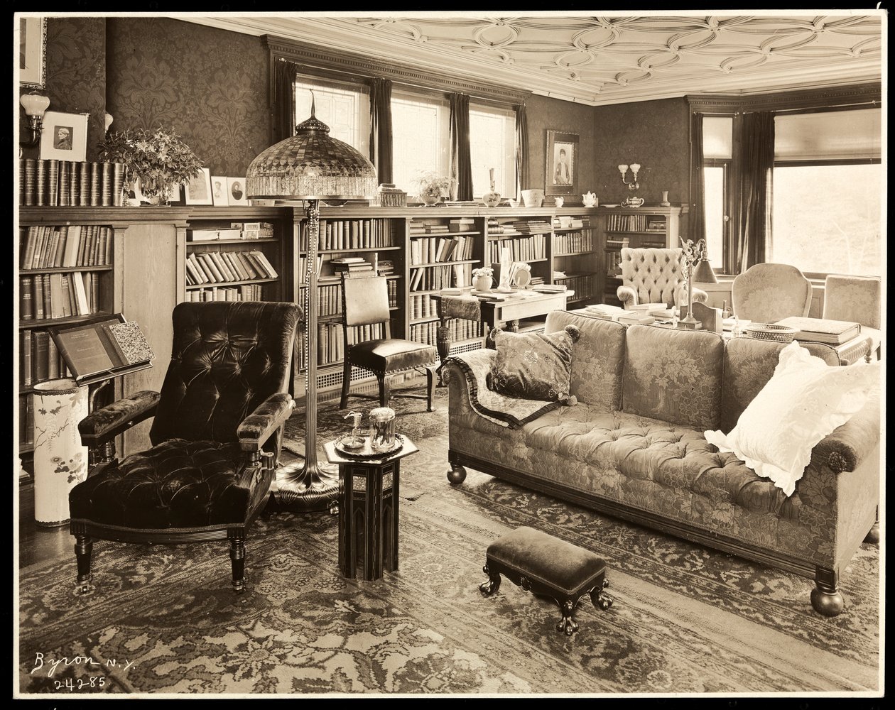 Biblioteca en la casa de Thomas Edison, 1907 de Byron Company