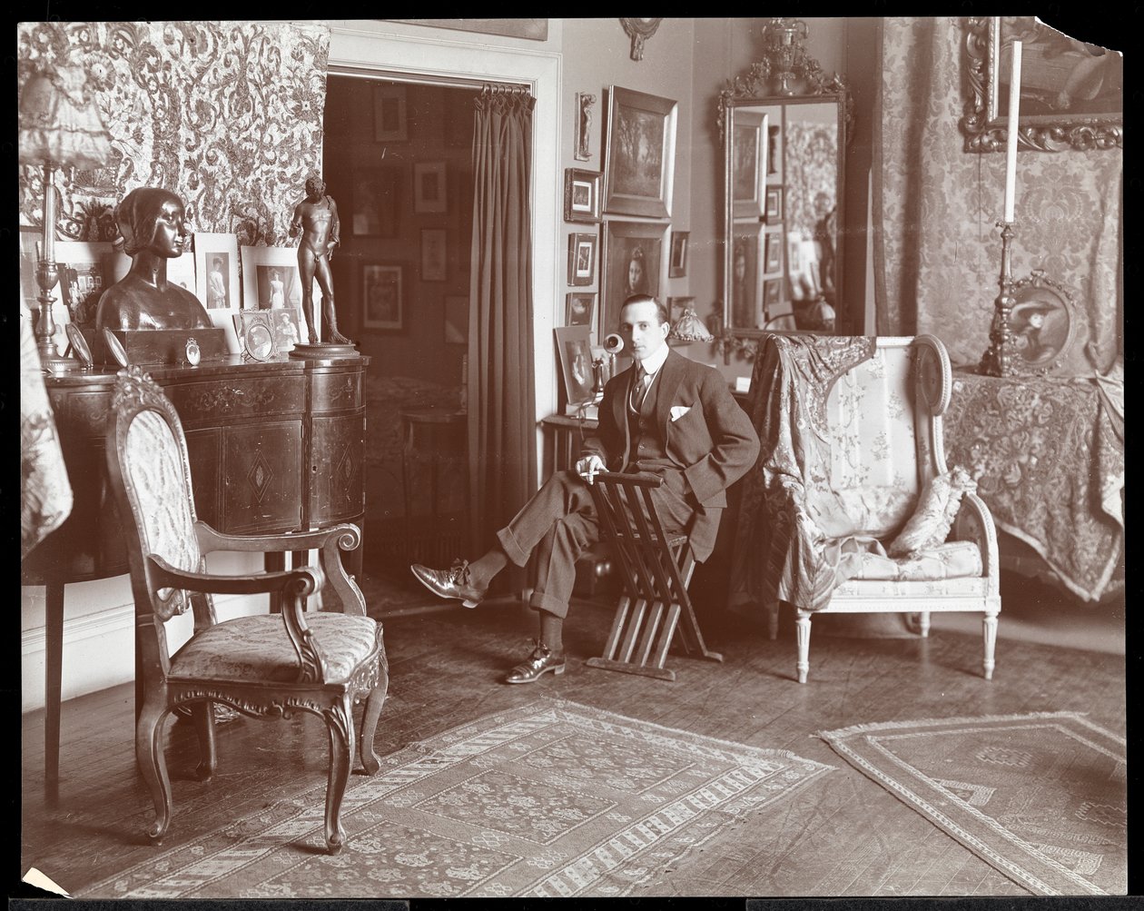 Malcolm Strauss en su estudio en Nueva York, c.1895 (impresión de gelatina de plata) de Byron Company