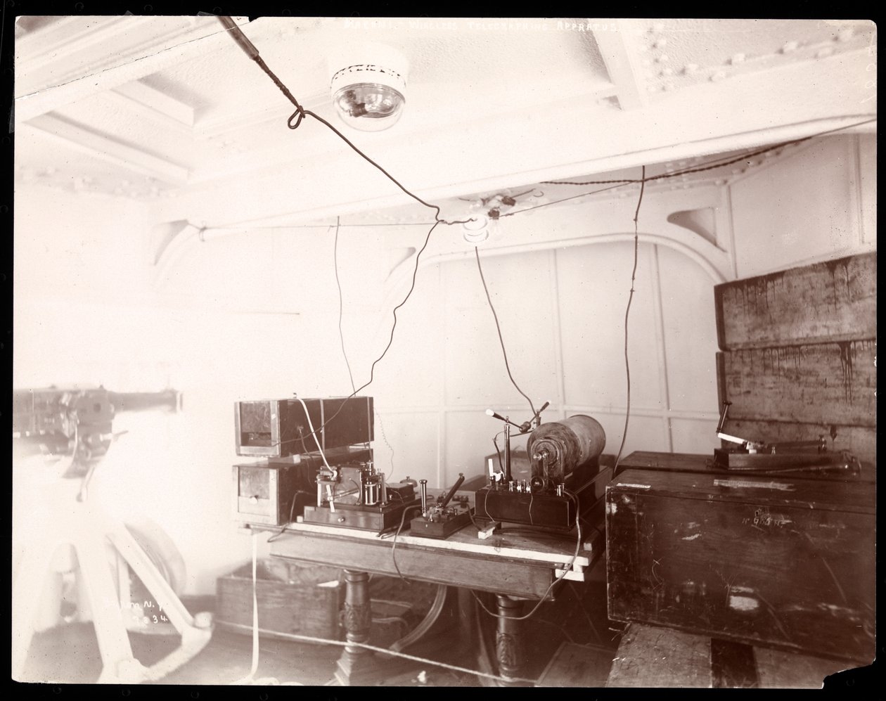 Aparato de telégrafo inalámbrico de Marconi, 1899-1900 de Byron Company