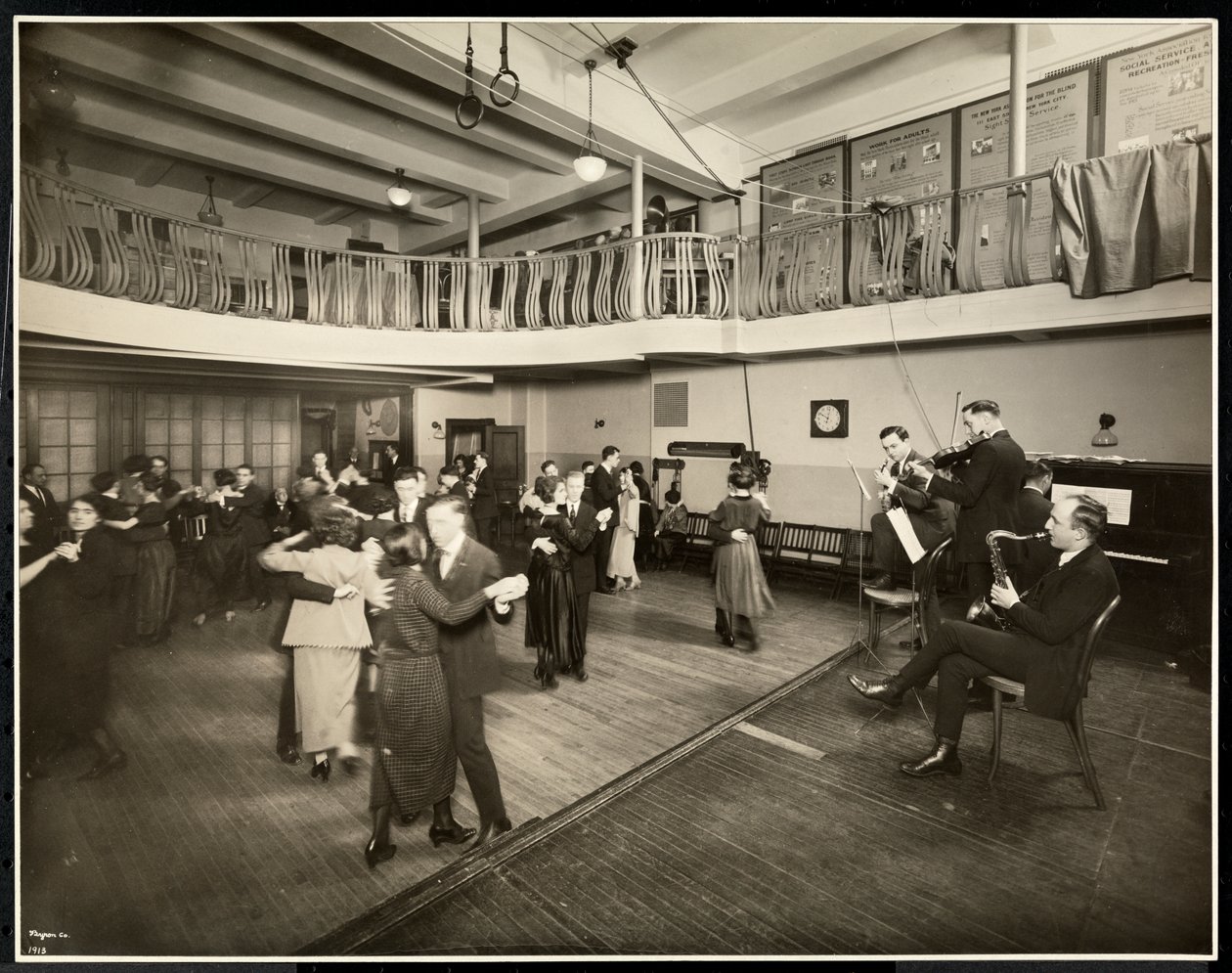 Baile mensual en la Asociación de Ciegos de Nueva York, 111 East 59th Street, Nueva York, 1926 de Byron Company