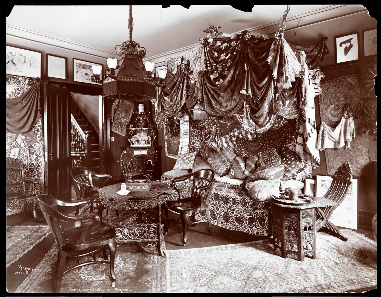 El interior de la residencia de Lillian Russell, Nueva York, 1904 de Byron Company
