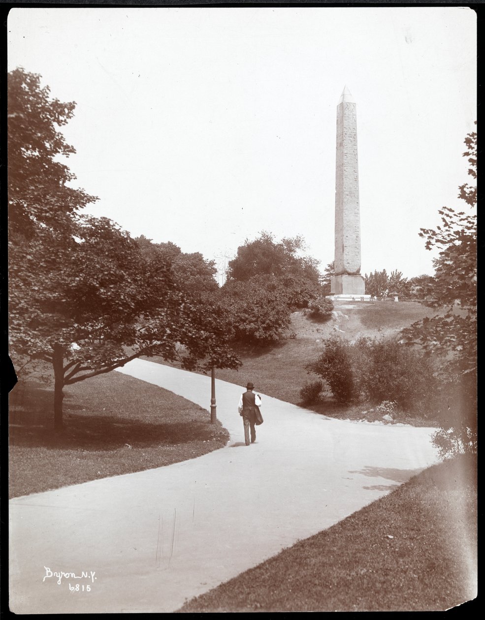 Vista del Obelisco de Cleopatra en Central Park, Nueva York, 1899 de Byron Company