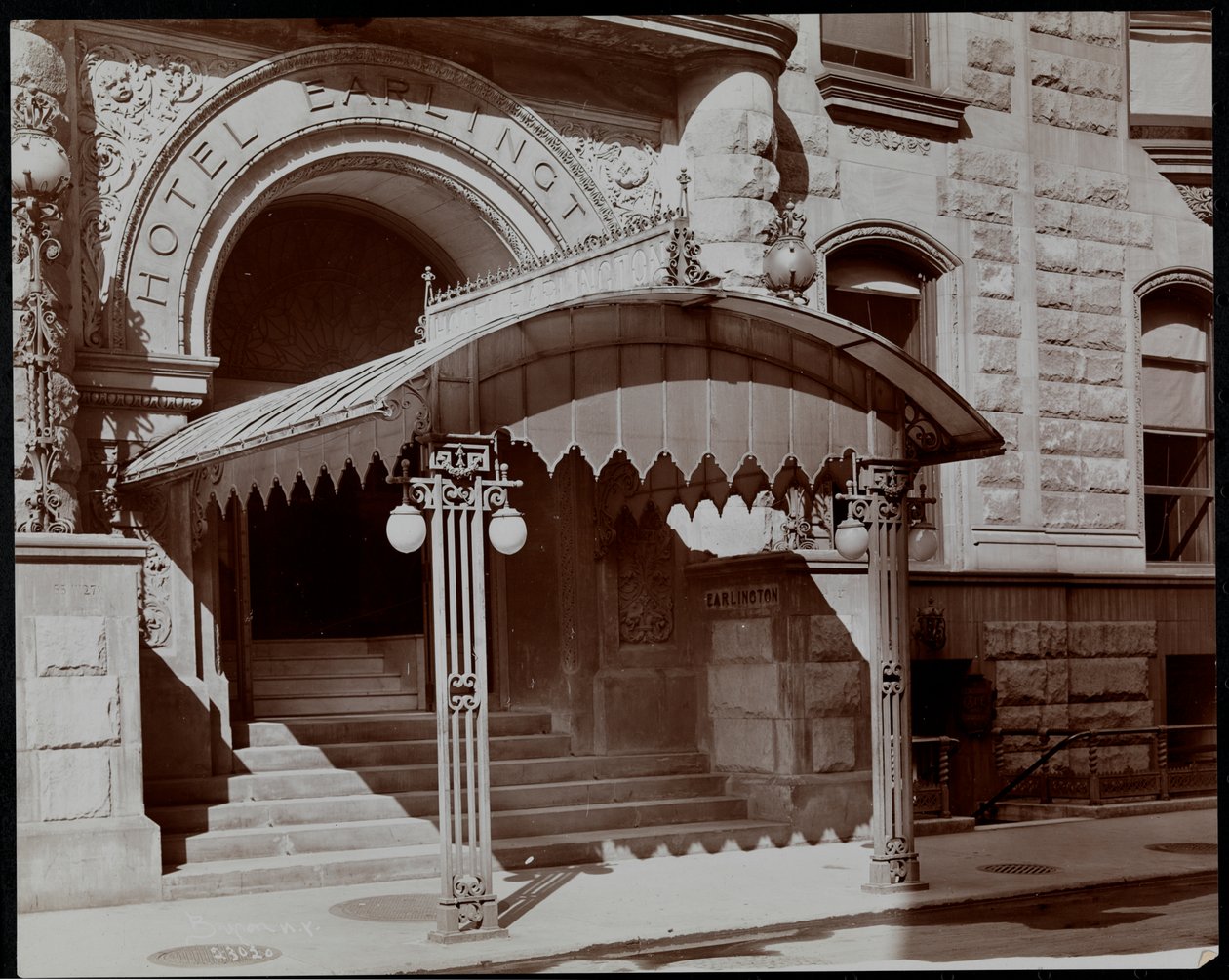 Entrada del Hotel Earlington, 55 West 27th Street, Nueva York, 1906 de Byron Company