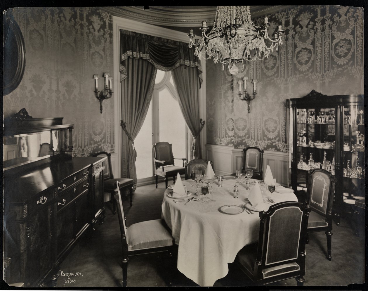 Comedor privado en el Hotel Knickerbocker, 1906 de Byron Company
