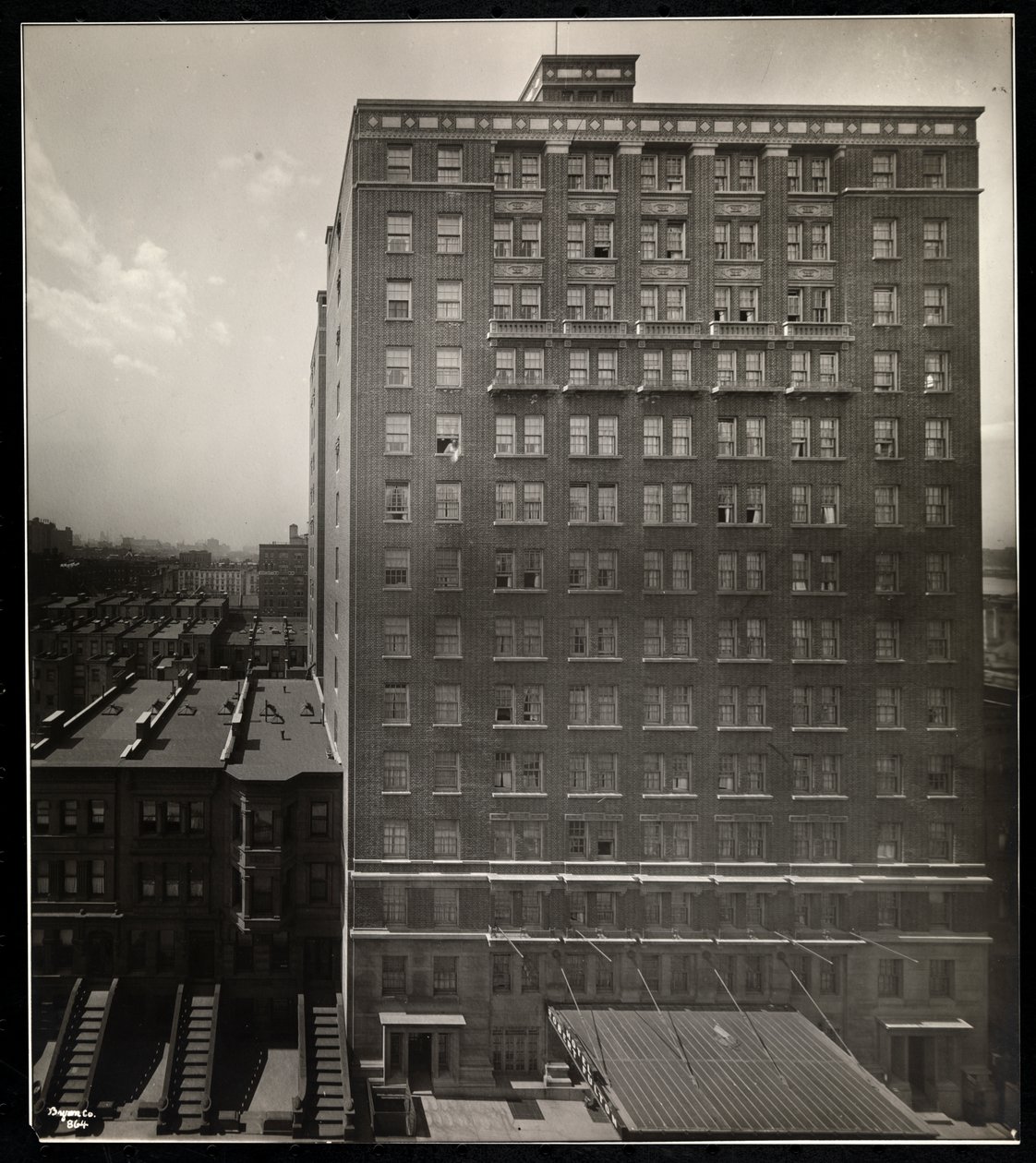 El Hotel Robert Fulton, 228 West 71st Street, Nueva York, 1920 de Byron Company