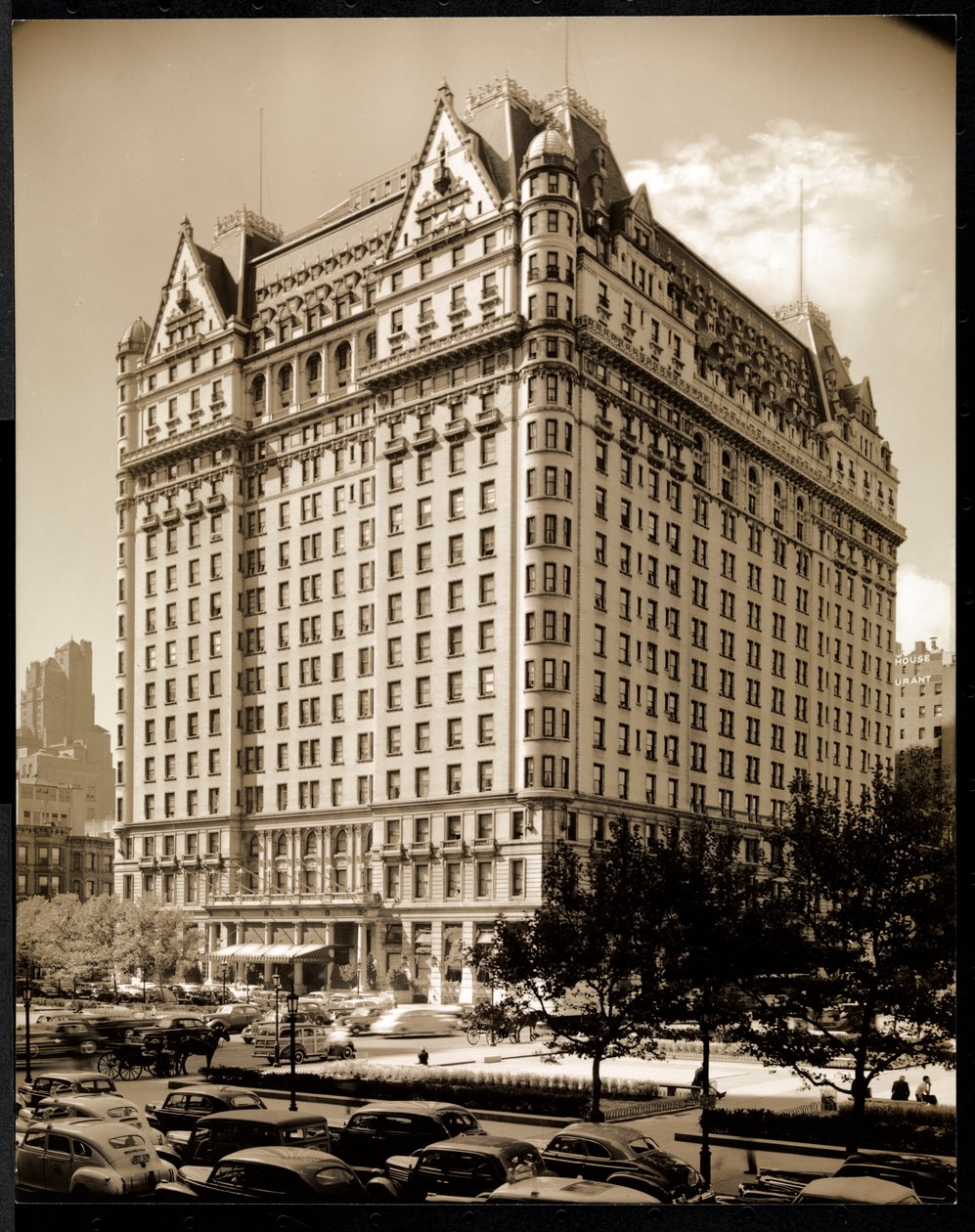 El Hotel Plaza, 5ta Avenida y Calle 59, Nueva York, c.1937 de Byron Company
