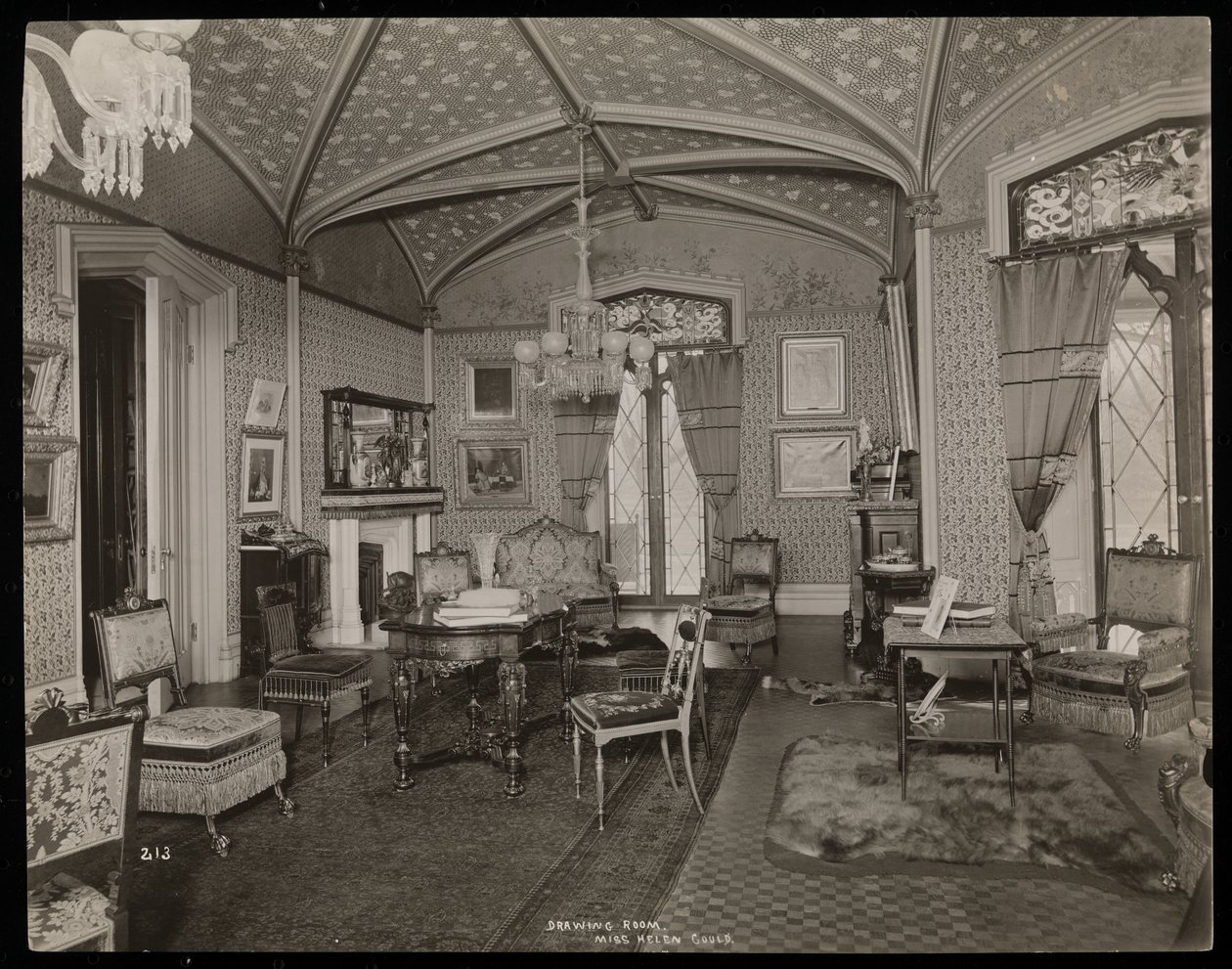 El salón de la finca de Helen Gould (antigua residencia de Jay Gould) en Tarrytown, Nueva York de Byron Company